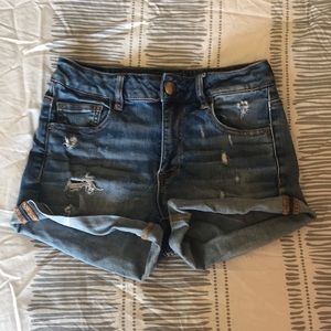 American Eagle HI-RISE SHORTIE W/ RIPS